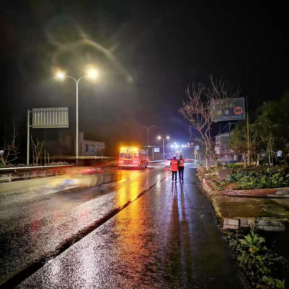 清理油污_副本_副本.jpg 清理油污_副本_副本.jpg