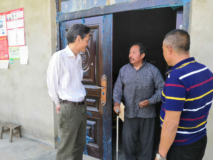 交發(fā)集團愛心傳遞 情暖“六一”2.jpg e1ab7733dc8adc99caa43815f5c1bc97.jpg